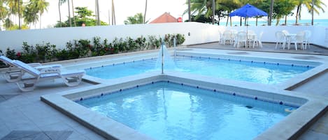 2 outdoor pools, sun loungers