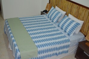 Minibar y cortinas blackout 