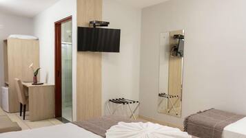 Cofres nos quartos, escrivaninha, cortinas blackout, Wi-Fi de cortesia