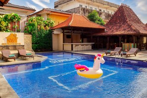 Exterior - Suriwathi Hotel (Legian)