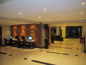 Lobby lounge - Lux Riverside Hotel & Apartment (Phnom Penh)