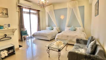 Desk, soundproofing, free WiFi, bed sheets