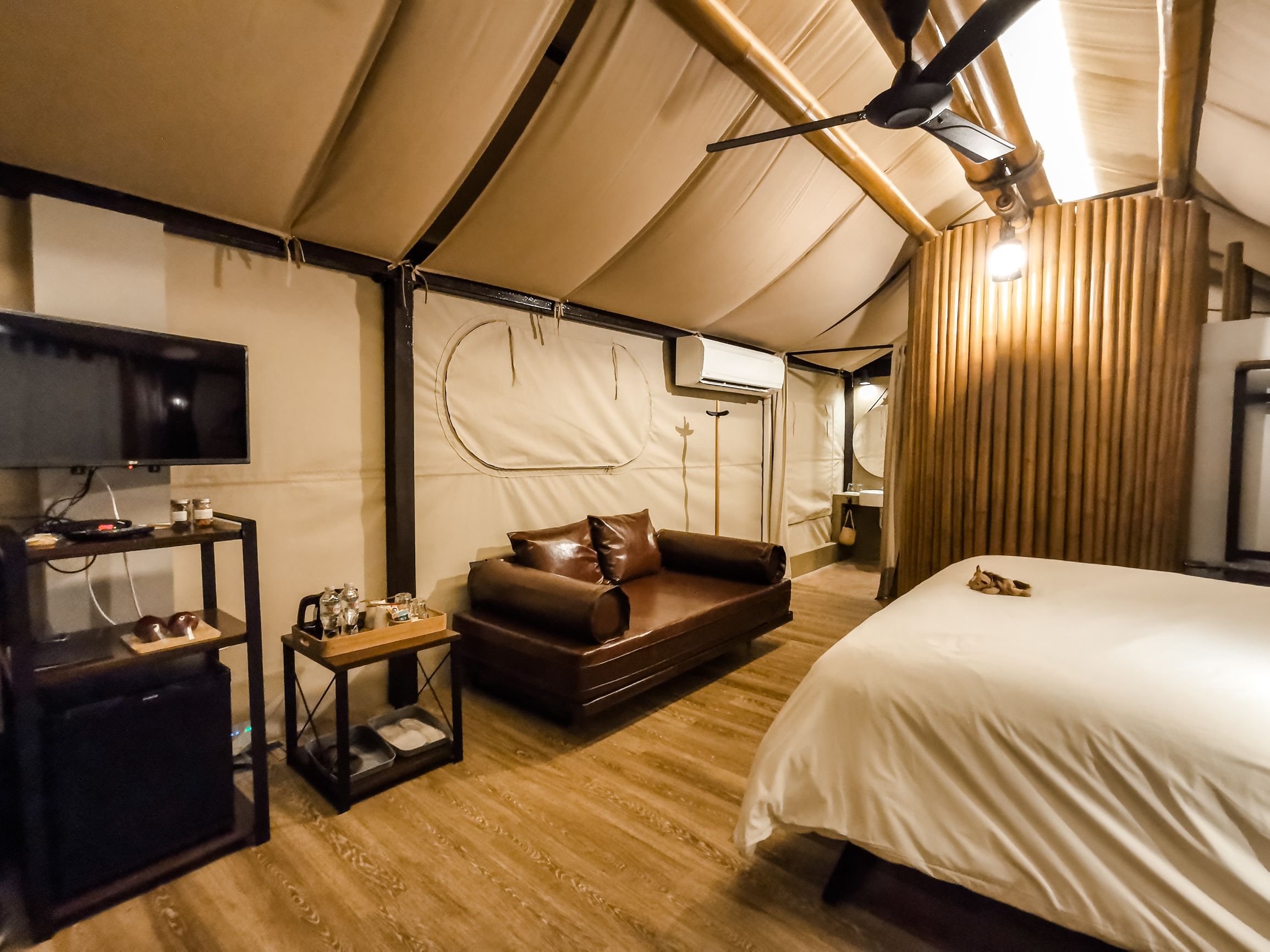 deluxe signature tents | in-room safe, desk, iron/ironing board, wifi