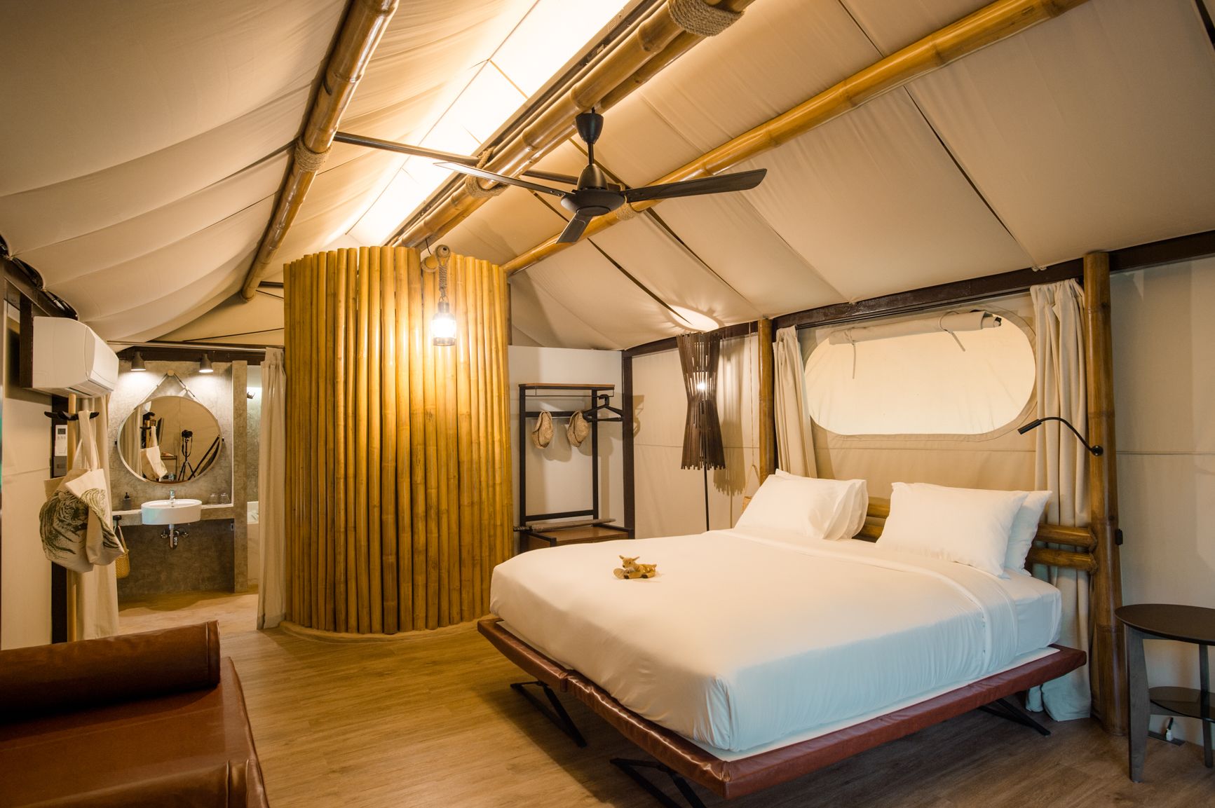 Deluxe Signature Tent | In-room safe, desk, iron/ironing board, WiFi