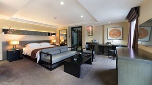 Business Double Room | Premium bedding, desk, blackout drapes, iron/ironing board (on request) - La Quay Hotel (Dongguan)