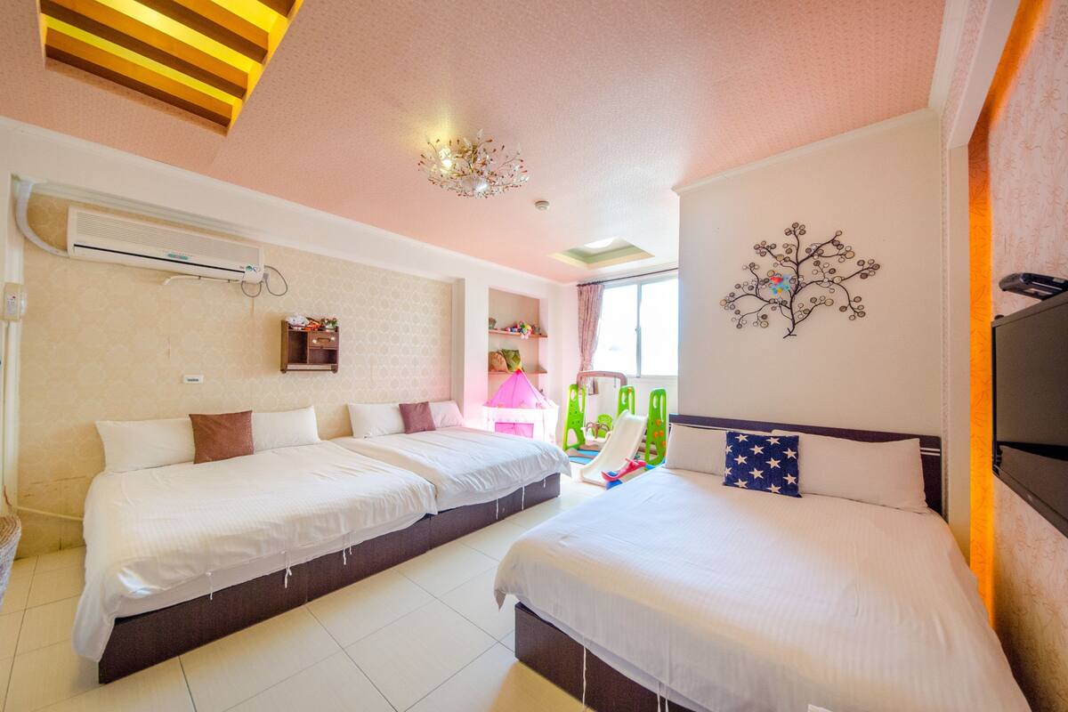 Basic Double or Twin Room, 1 Bedroom | Blackout curtains, free WiFi