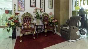 Lobby sitting area - Fame Hotel (Seremban)
