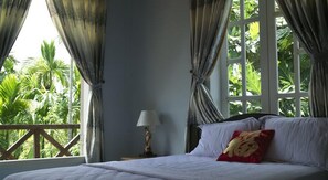 Minibar, desk, blackout drapes, rollaway beds - Lila Homestay Hoi An (Da Nang)