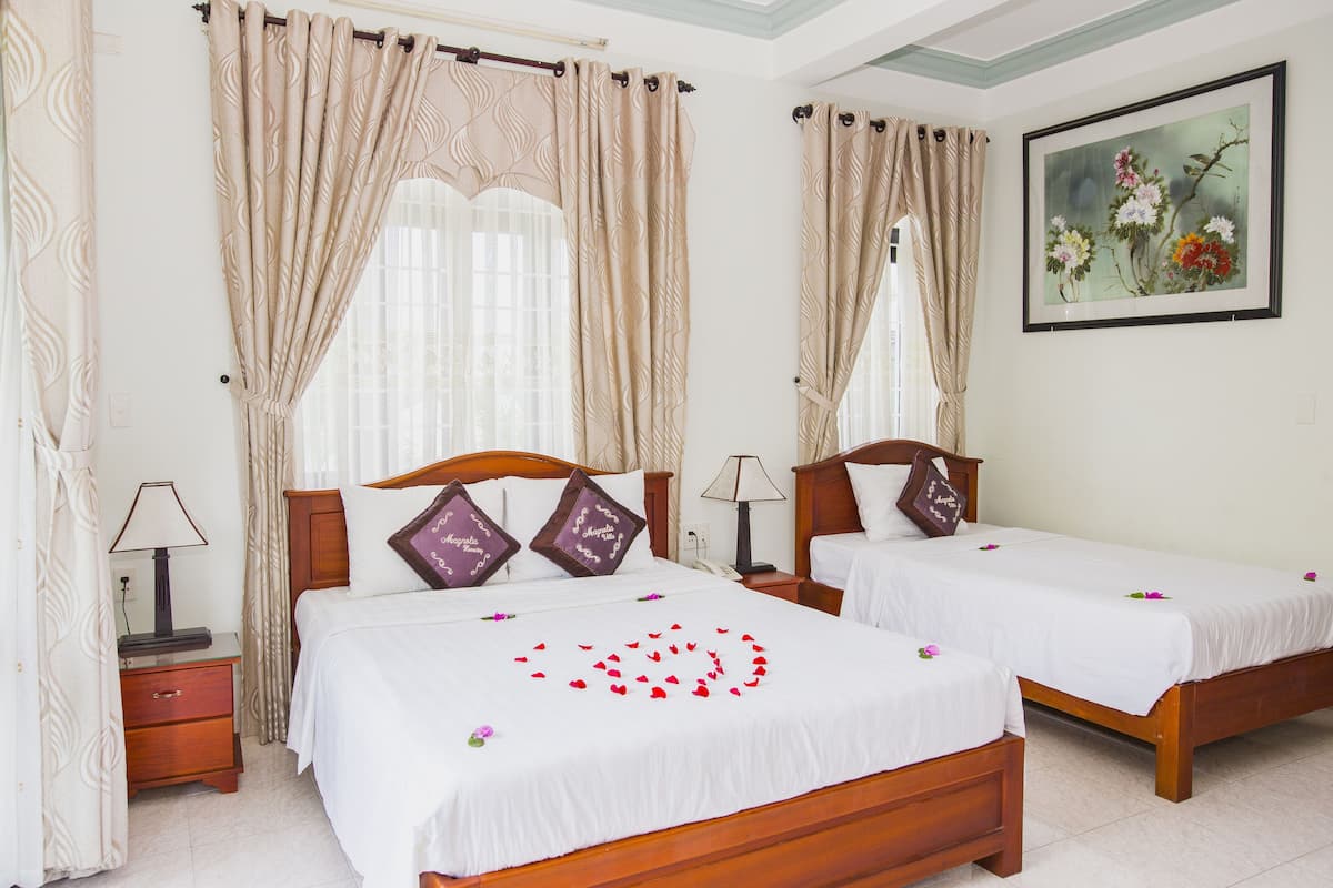 Deluxe Double Room, Pool View