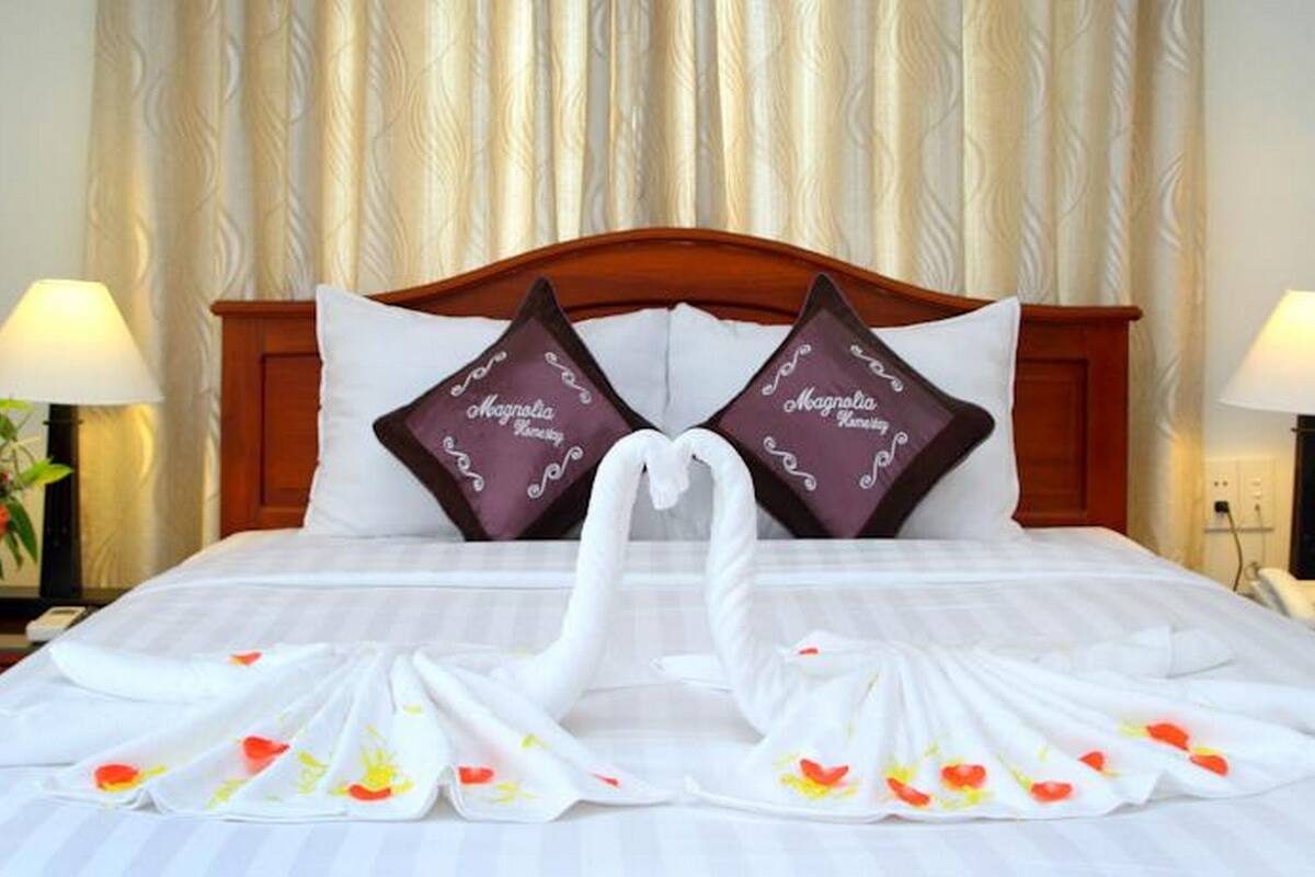 Premium bedding, minibar, individually decorated, individually furnished