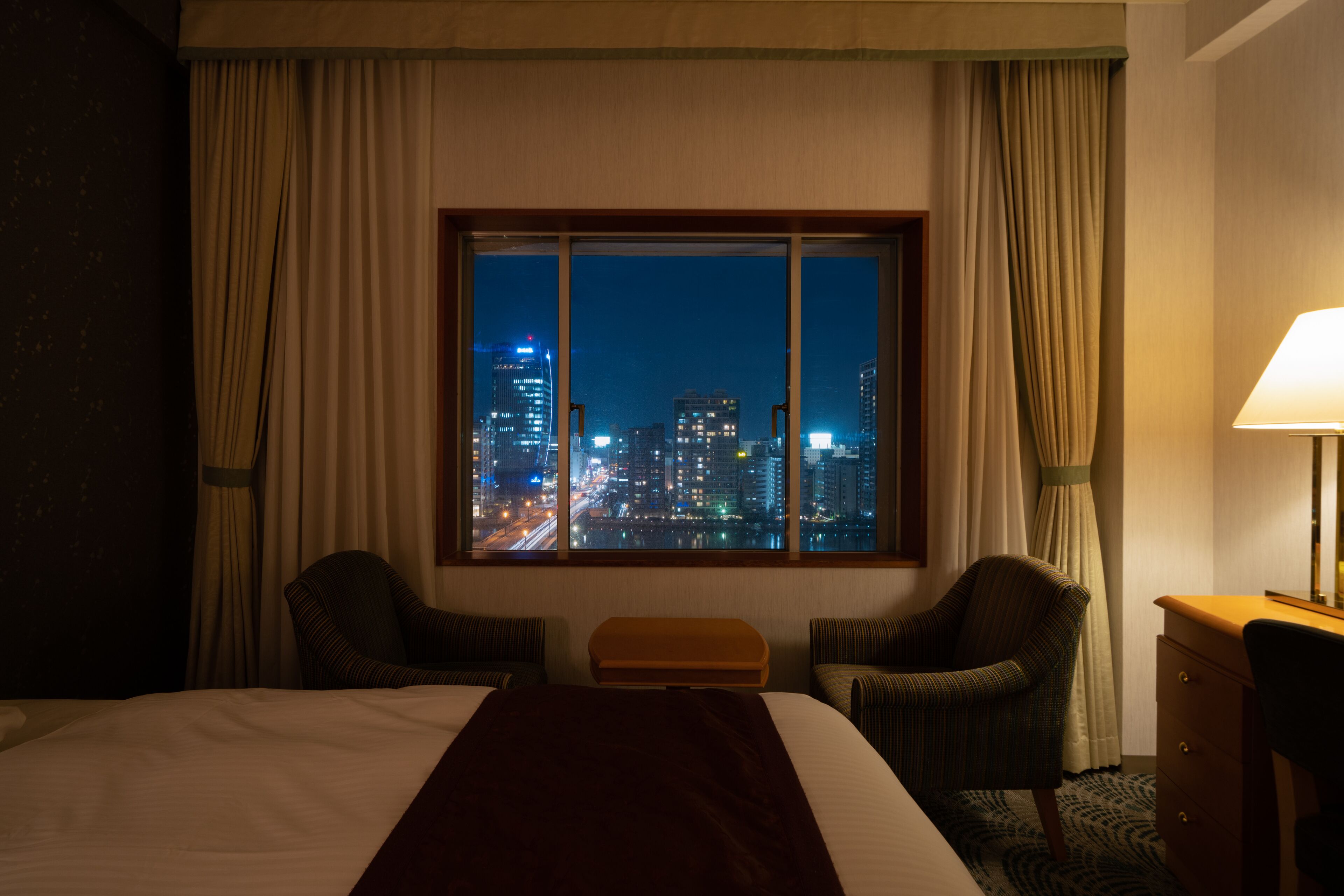 Deluxe Twin Room, Non Smoking | In-room safe, desk, free WiFi, bed sheets
