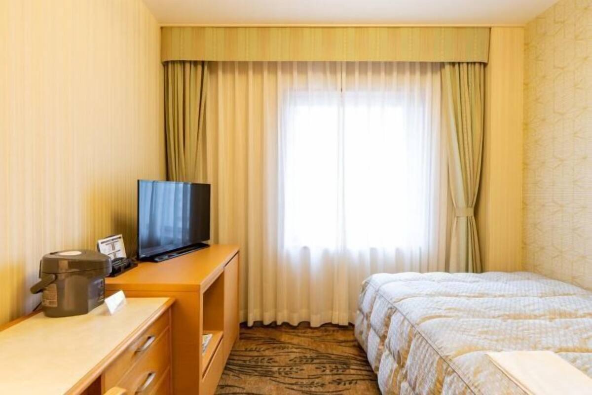 1 bedroom, in-room safe, desk, free WiFi