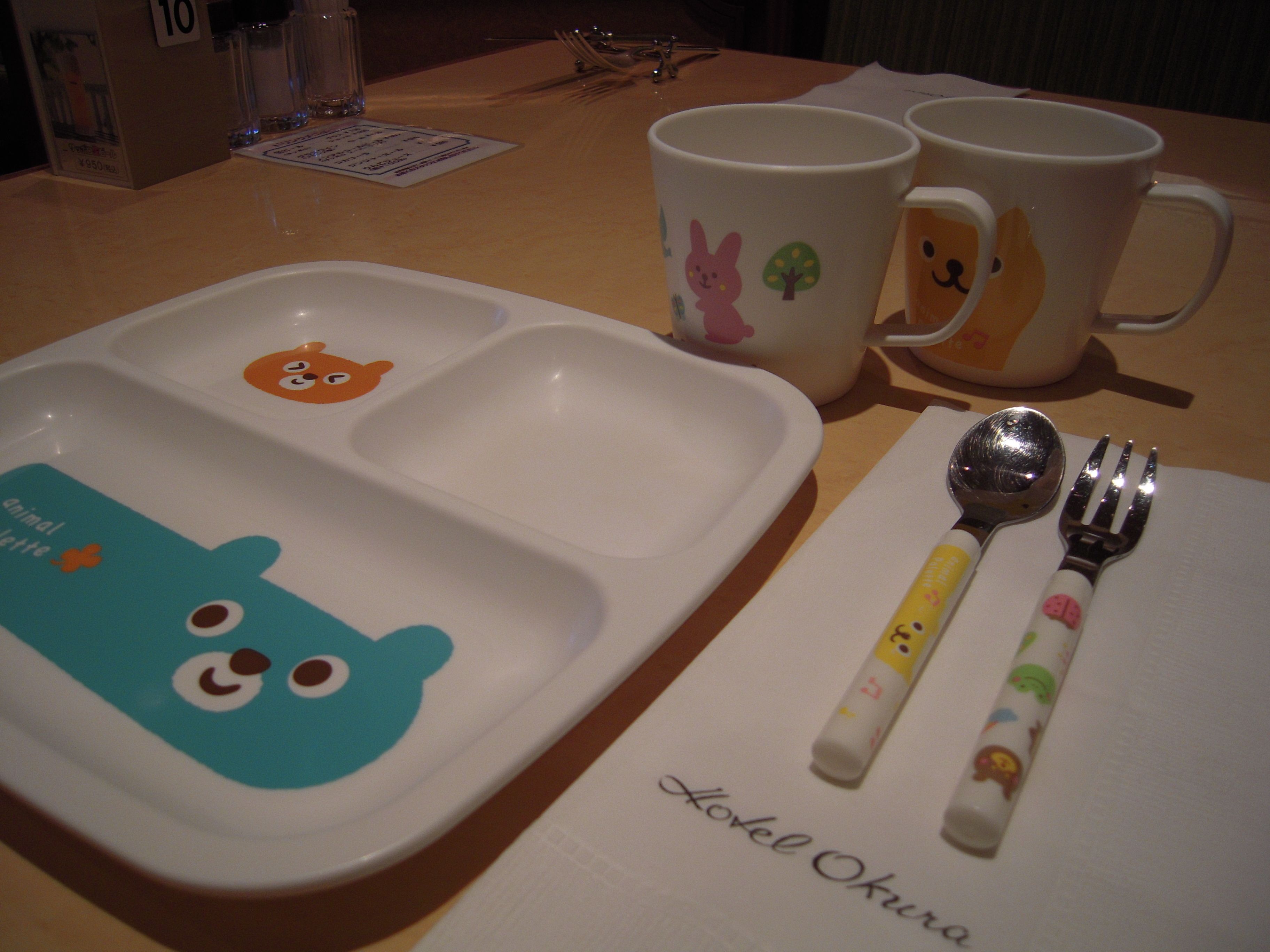 6 restaurants, breakfast, lunch, dinner served; japanese cuisine