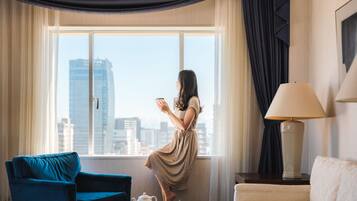 Corner Suite Room, River View, Non Smoking | In-room safe, desk, free WiFi, bed sheets