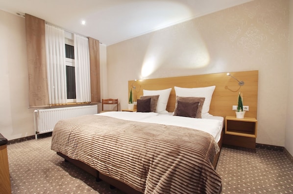 In-room safe, desk, soundproofing, free WiFi