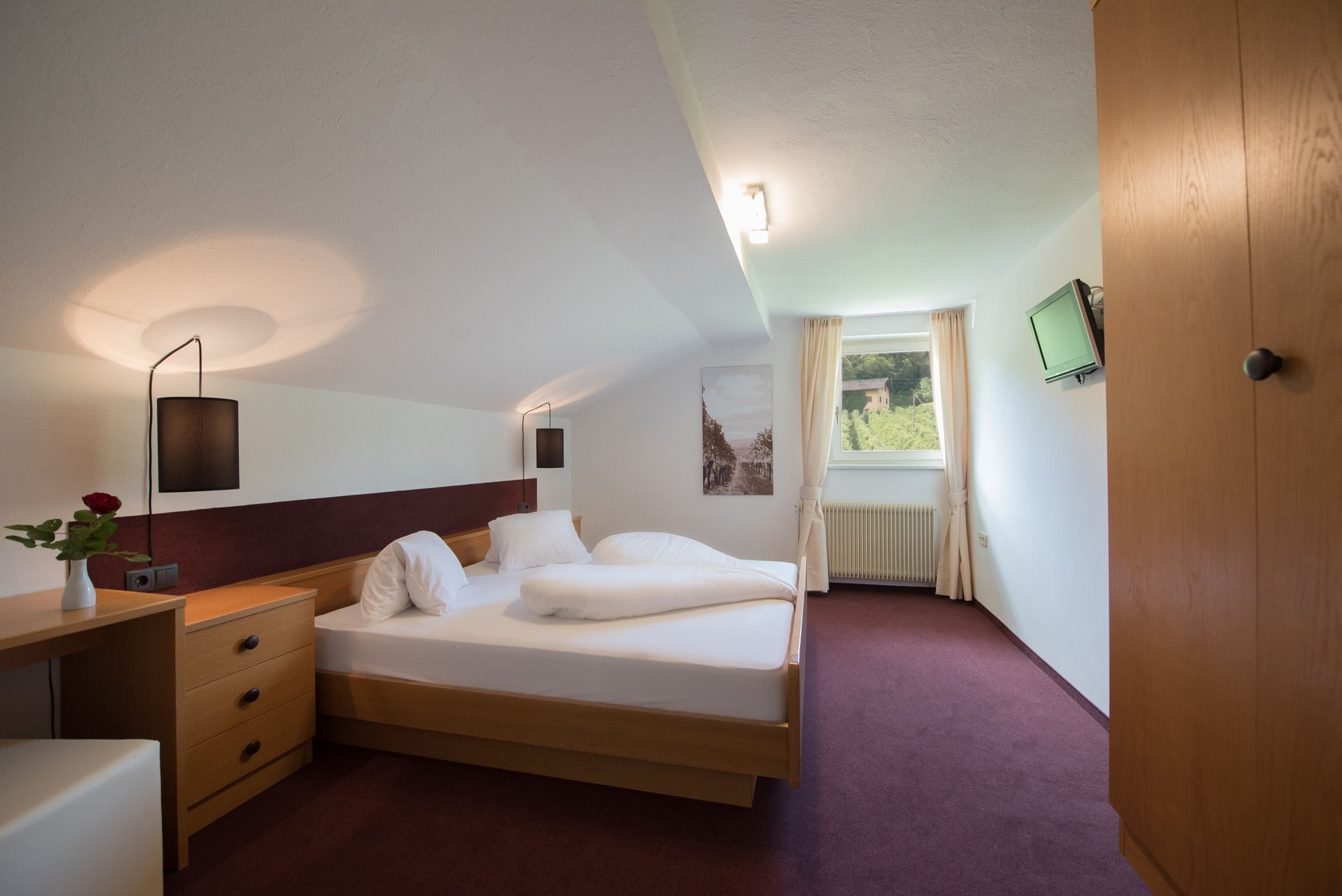 grand double room, 1 double bed with sofa bed | in-room safe, desk, bed sheets