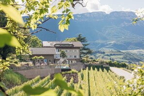 Building design - Hotel Sigmundskron (Appiano Sulla Strada del Vino)