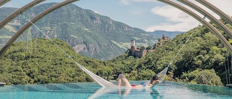 Piscine extérieure (ouverte en saison)