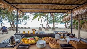 Free daily buffet breakfast