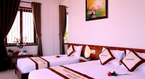 Desk, free WiFi - Green Grass Homestay (Hoi An)