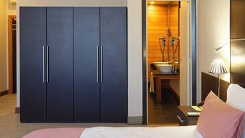 Premium bedding, minibar, in-room safe, desk