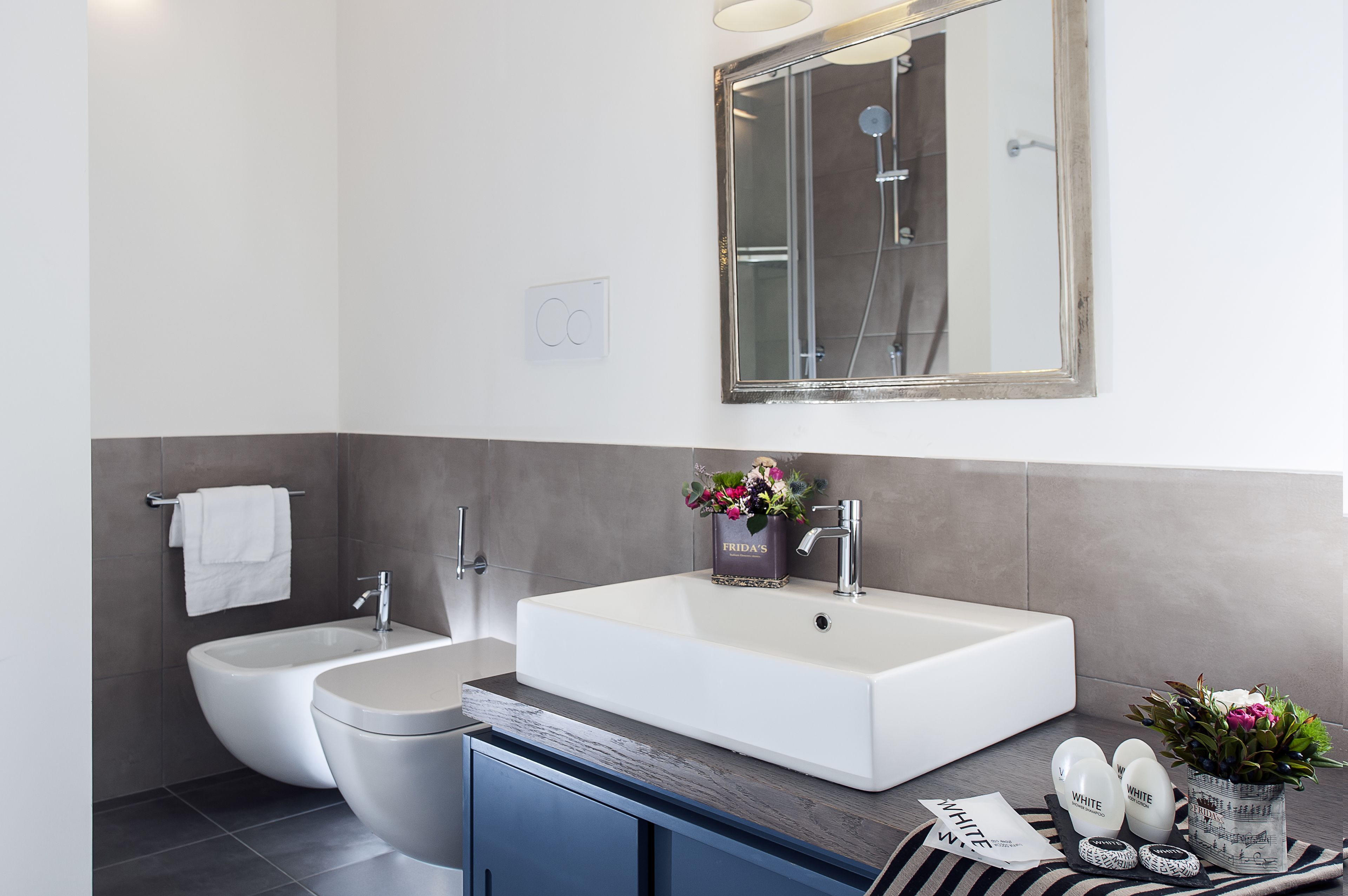 standard double room | bathroom | shower, hair dryer, bidet, towels