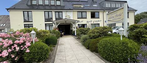 Fachada de la propiedad