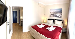 Minibar, in-room safe, desk, soundproofing - Aparthotel kleine Perle (Cuxhaven)