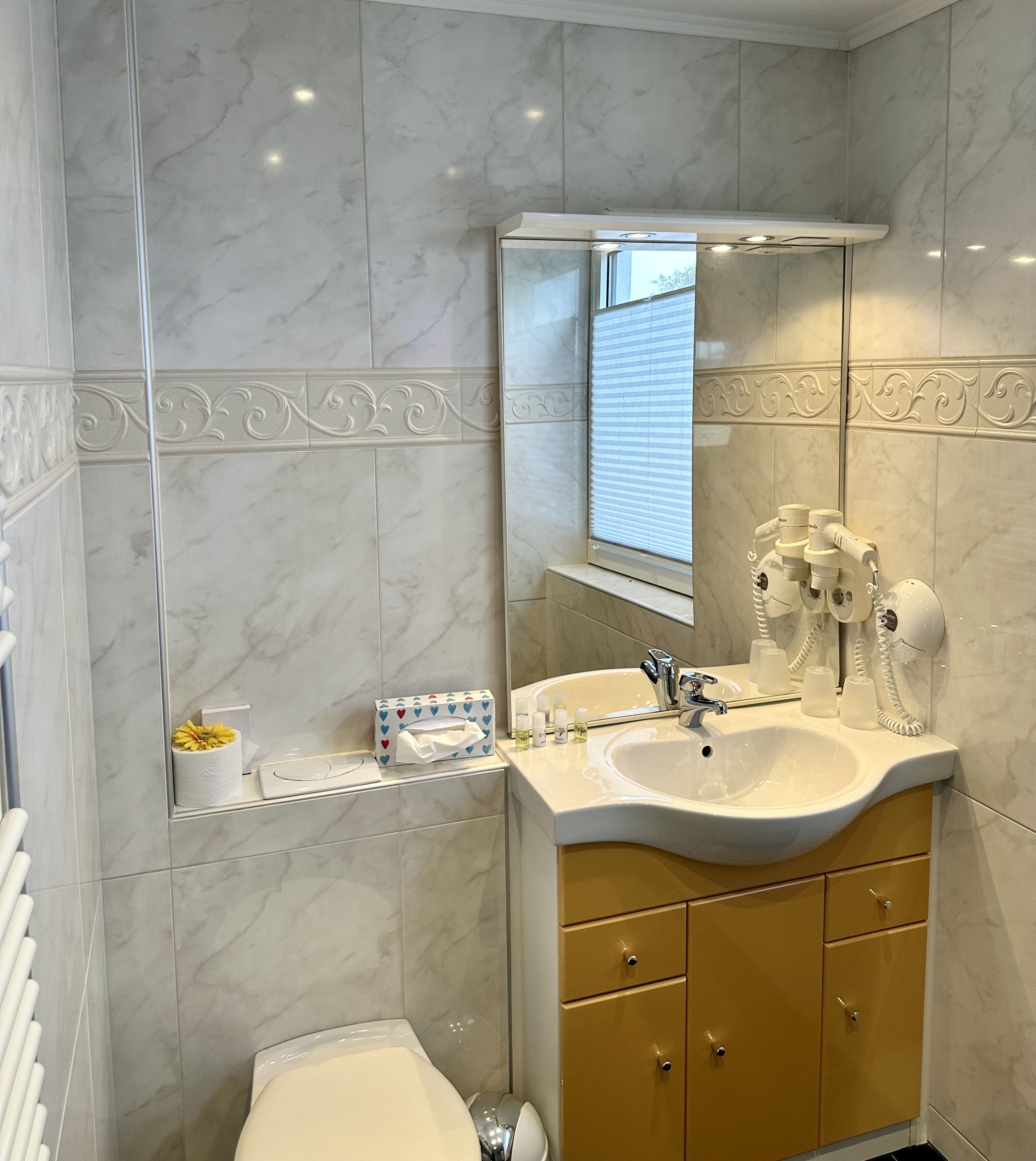 suite, fireplace | bathroom | shower, towels