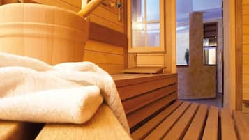 Sauna, spa tub