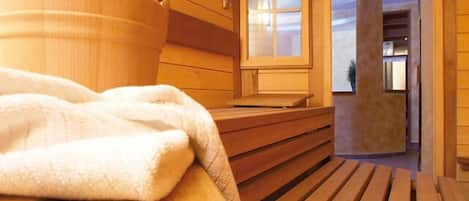 Sauna, spa tub