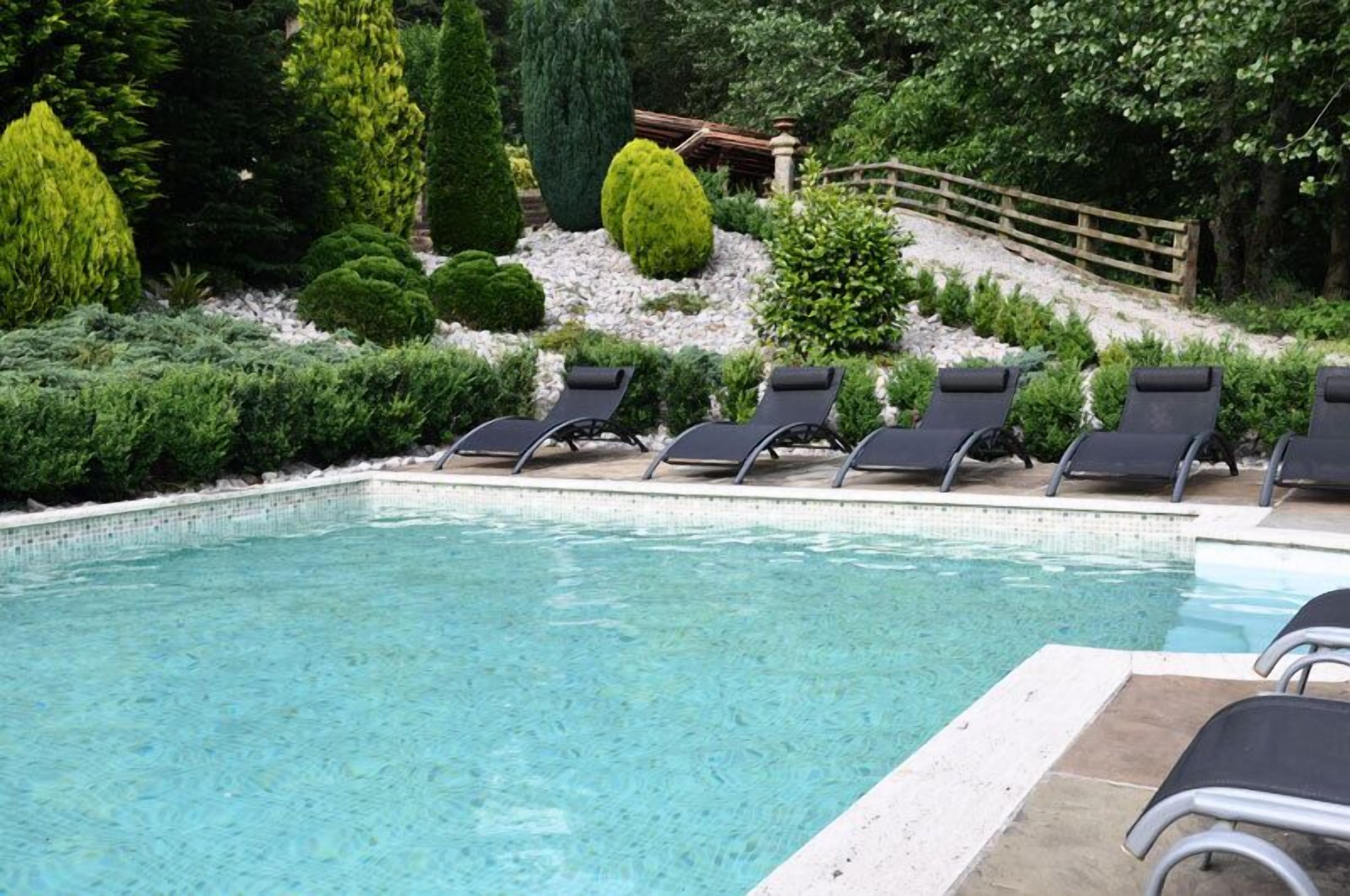outdoor pool, pool loungers