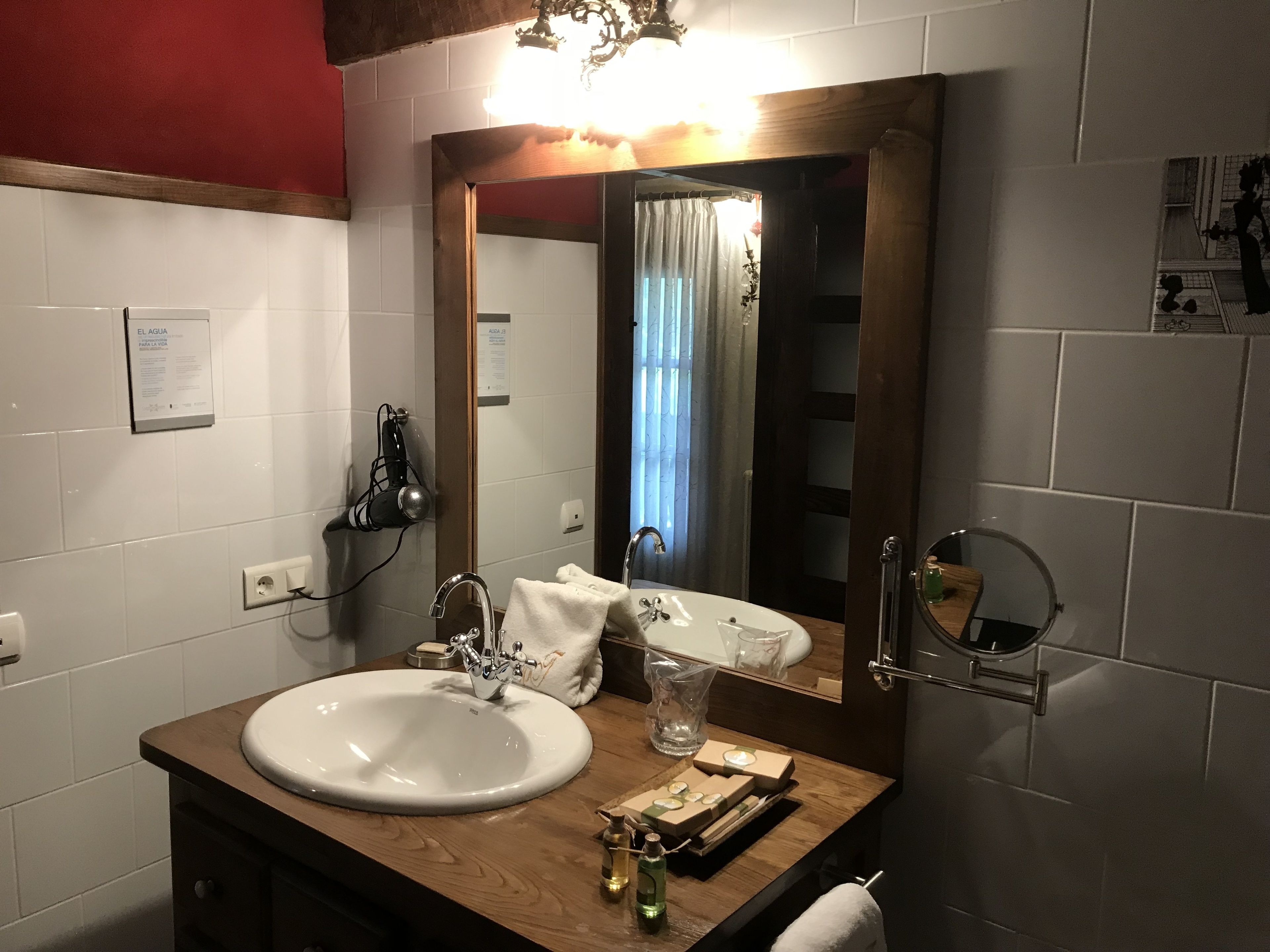 superior double room | bathroom sink