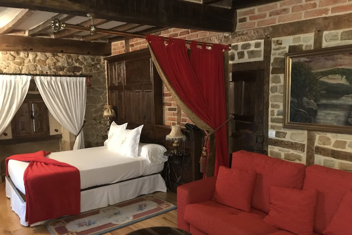 Superior Double Room | Desk, free WiFi