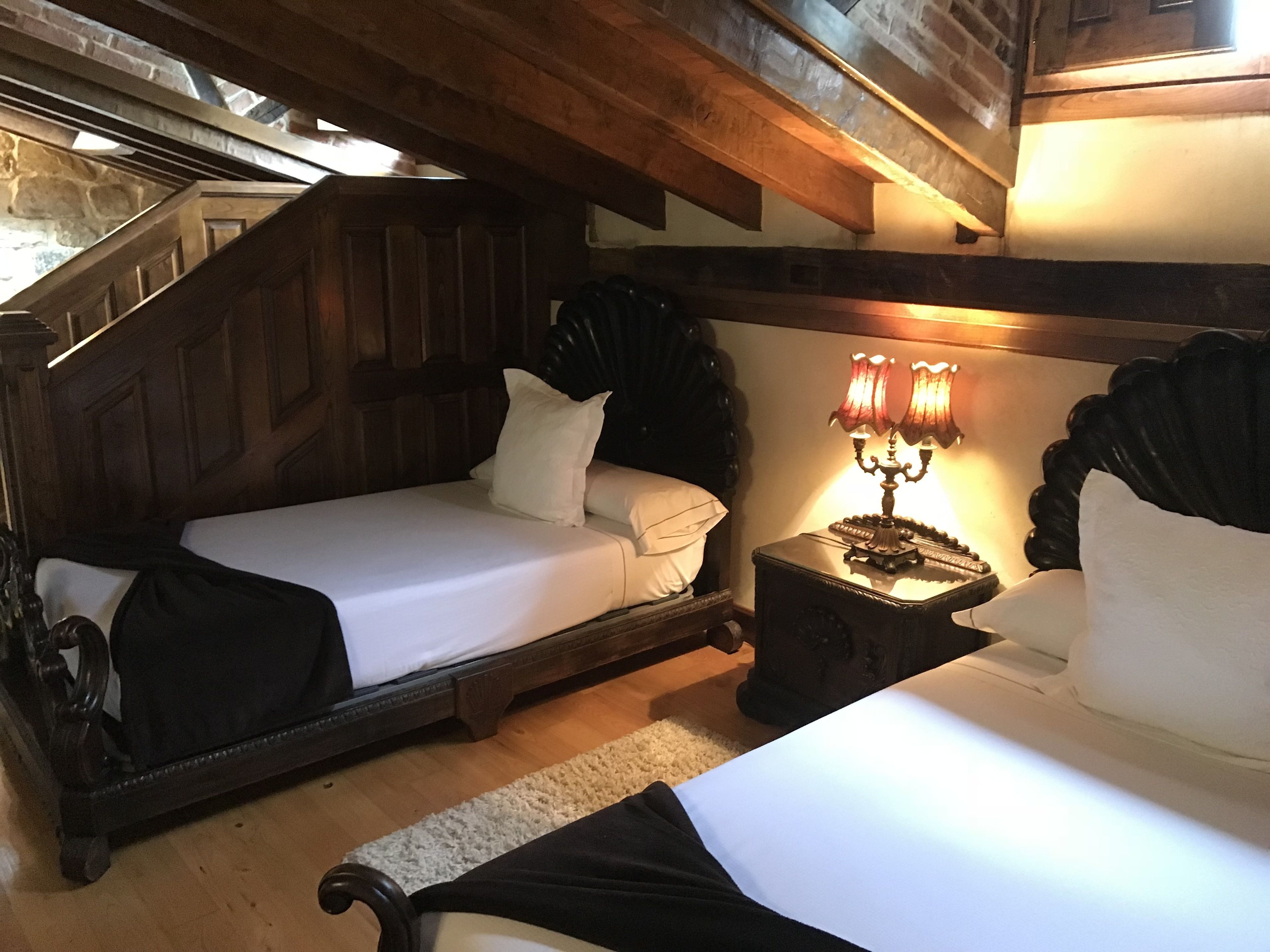 luxury suite, hot tub | desk, free wifi