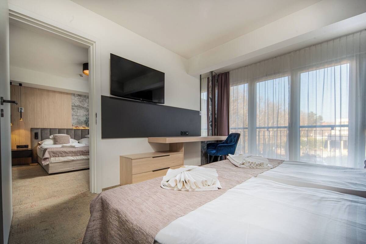 Family Double Room | 미니바, 객실 내 금고, 책상, 무료 WiFi