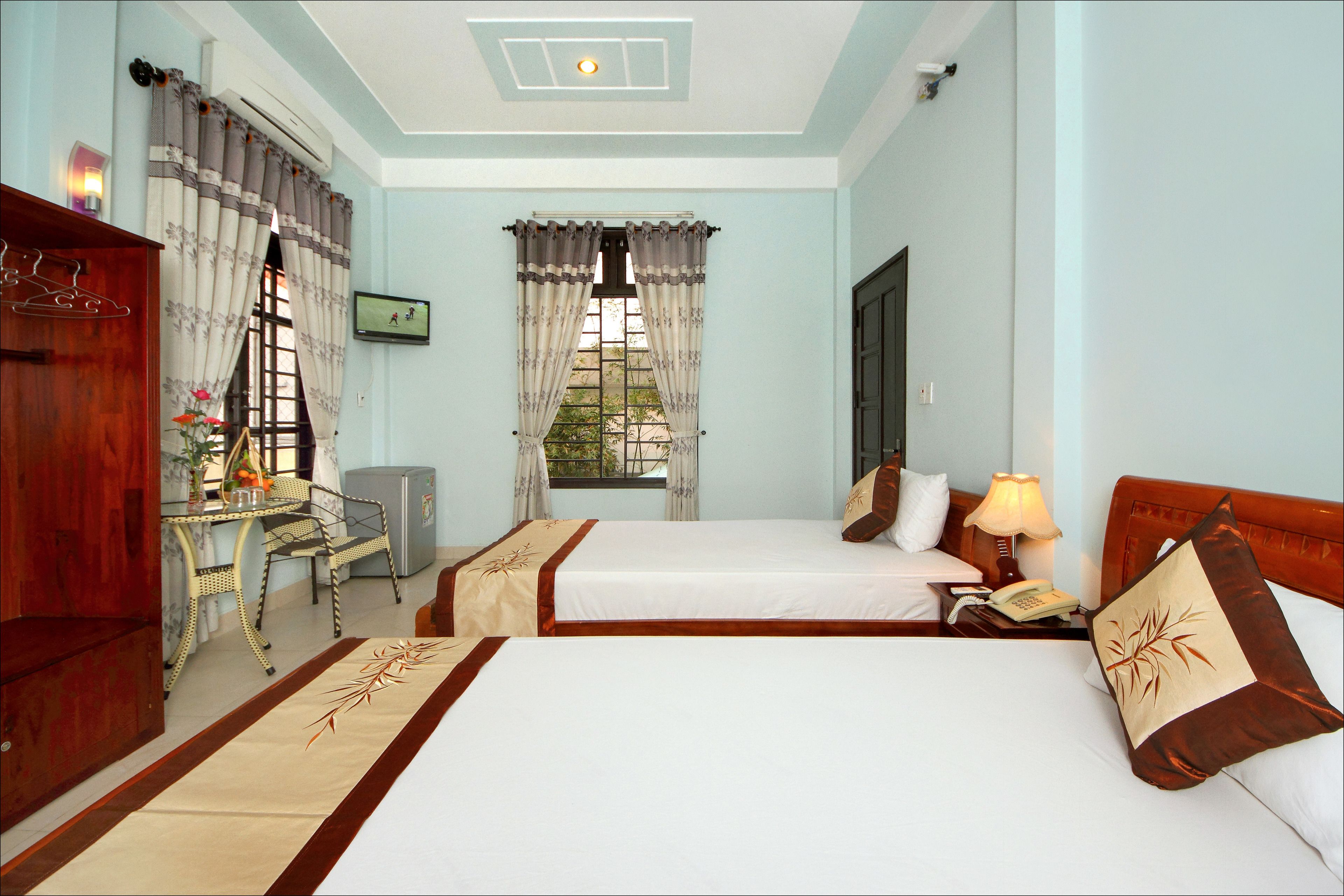 三人房 | 迷你吧、書桌、隔音、免費 Wi-Fi