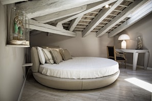 Literie de qualité supérieure, coffres-forts dans les chambres, bureau