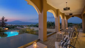 2 barer/lounger og bassengbar