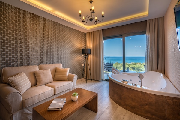 Elegance Suite | 1 bedroom, premium bedding, down comforters, minibar