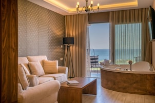 Elegance Suite | 1 camera, biancheria da letto di alta qualità, copriletto in piuma