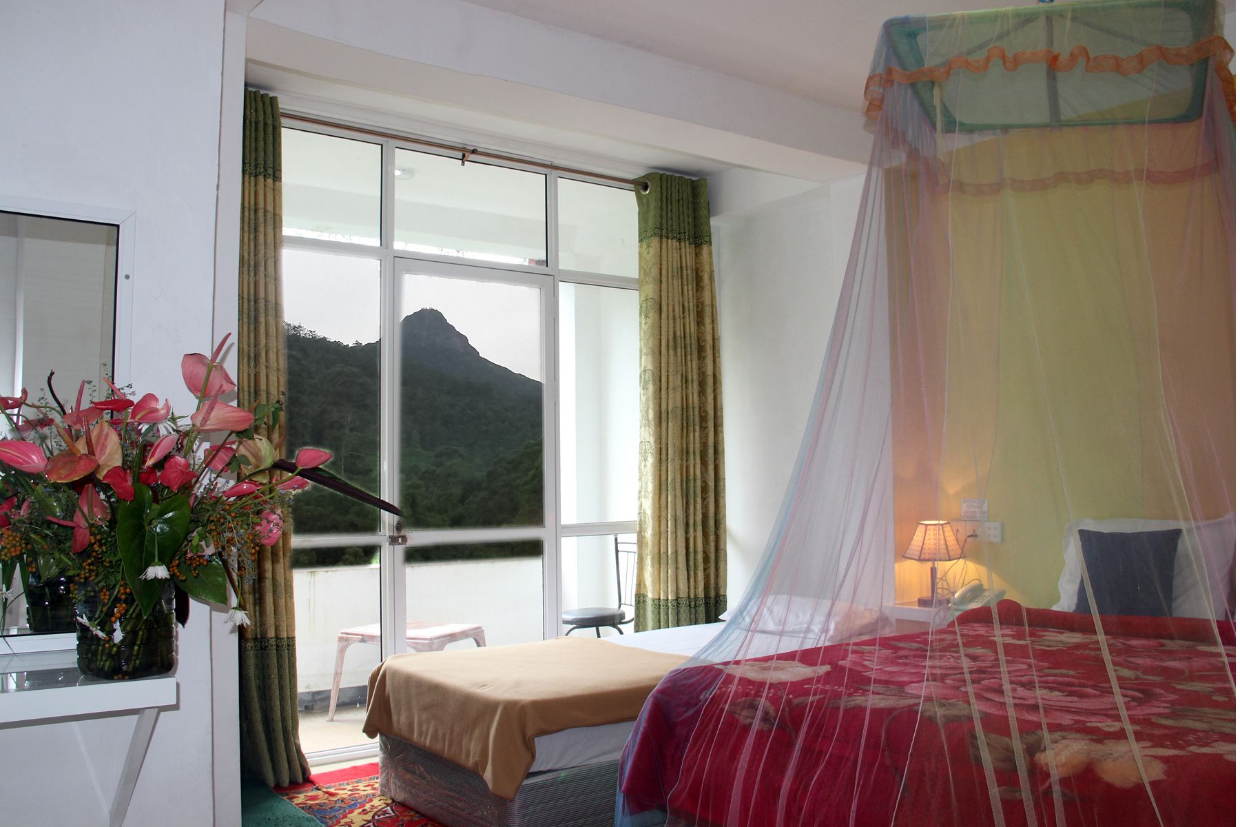 Kolmen hengen deluxe-huone, 1 makuuhuone, vuoristonäköala | Näkymä vuoristoon