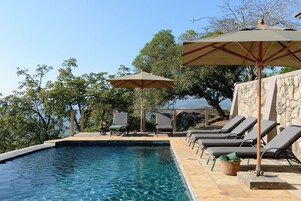 4 piscinas al aire libre