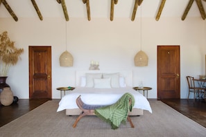Rock House | Premium bedding, in-room safe, individually decorated - Tomjachu Bush Retreat (Mbombela)