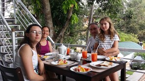 Petit déjeuner servi en supplément