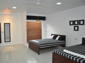 Family Room, 2 Bedrooms, Non Smoking | Living room