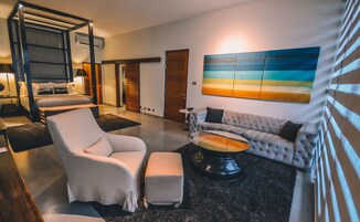 Suite presidencial, 1 cama de matrimonio grande (Executive Suite,1King Bed, Ocean View) | 1 dormitorio, minibar, caja fuerte y escritorio