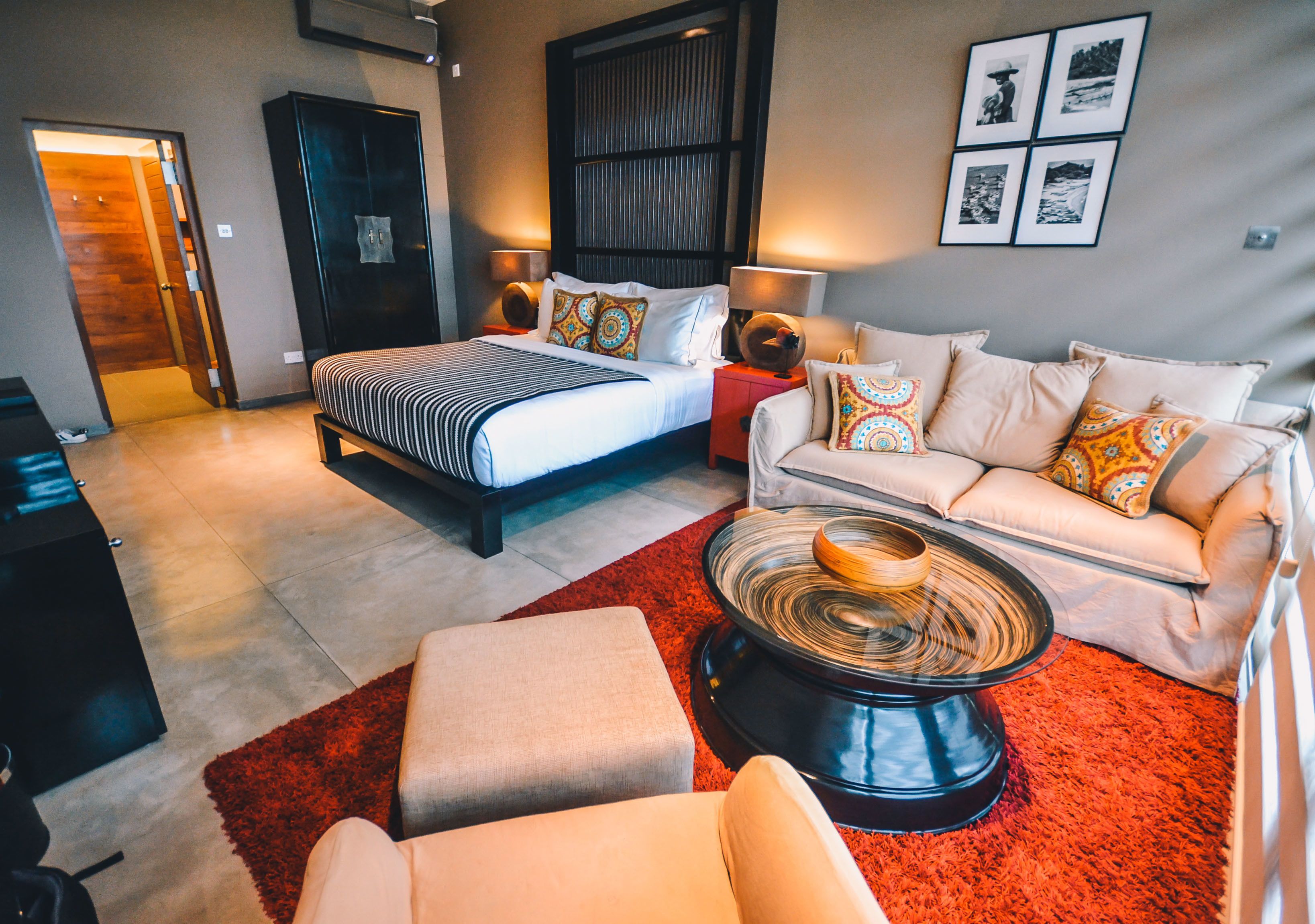 deluxe room, 1 double bed, ocean view | 1 bedroom, minibar, in-room safe, desk