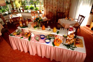 Desayuno buffet incluido todos los días 