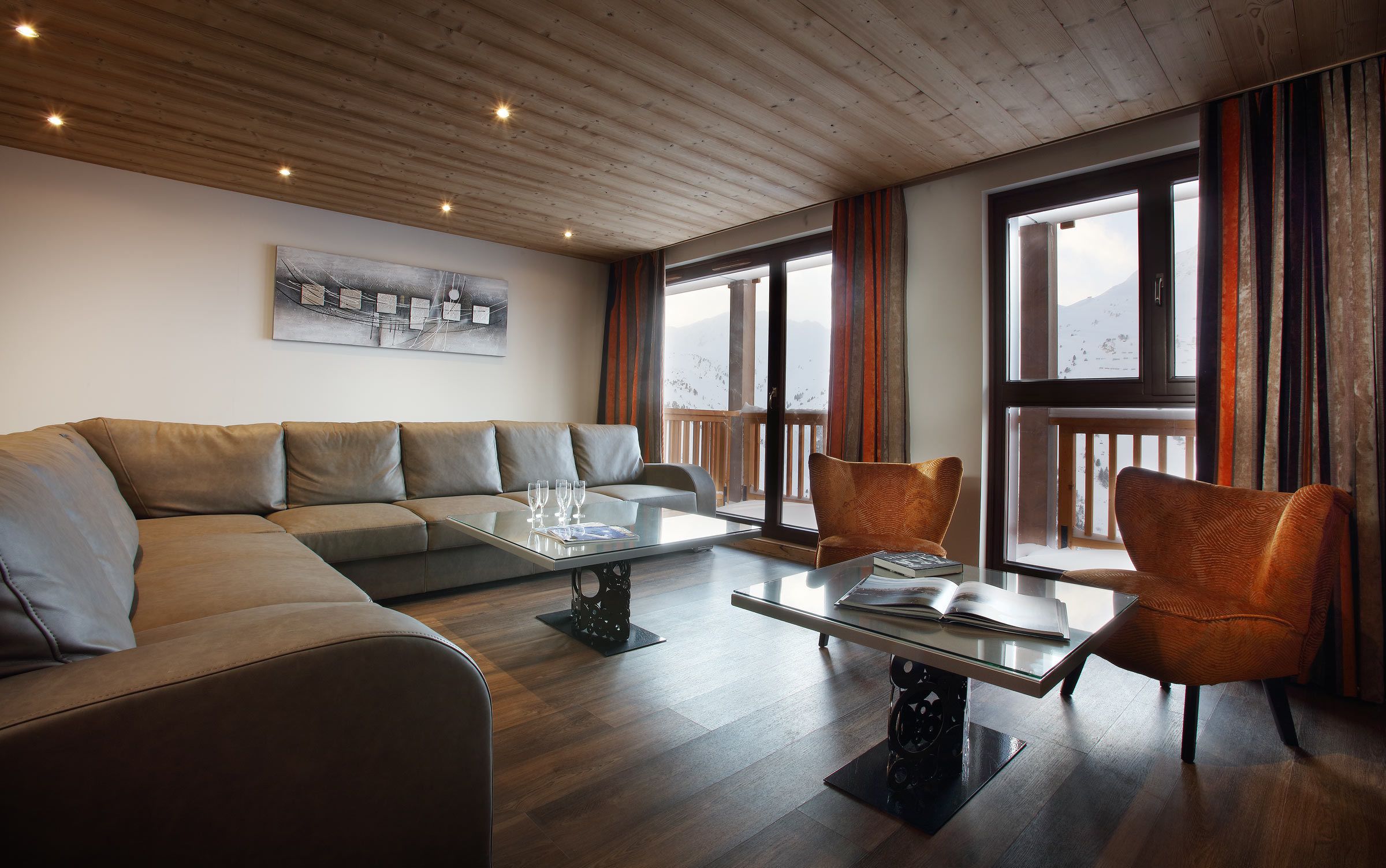 4 bedroom apartment + duplex sauna | Sala de estar | Televisión de pantalla plana 